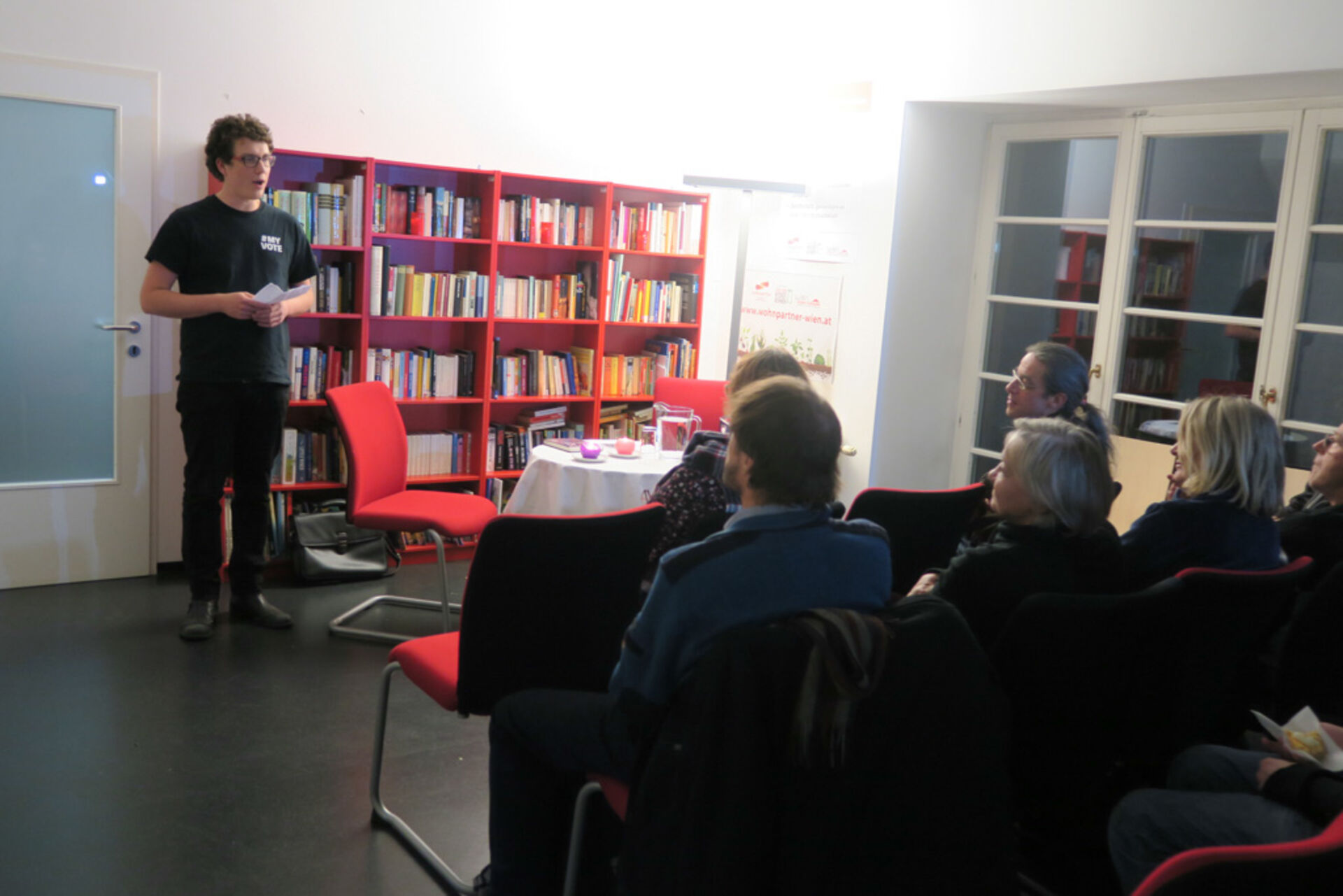 Eröffnung Lesungen durch wohnpartner-Mitarbeiter