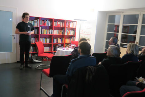 Eröffnung Lesungen durch wohnpartner-Mitarbeiter