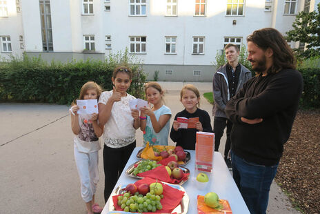 Obst versüßte den Nachmittag.