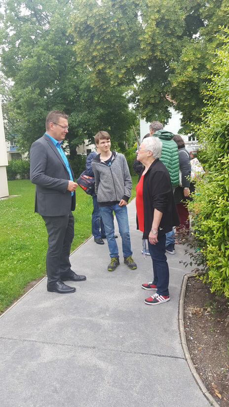 Bezirksvorsteher zu Besuch beim Fest