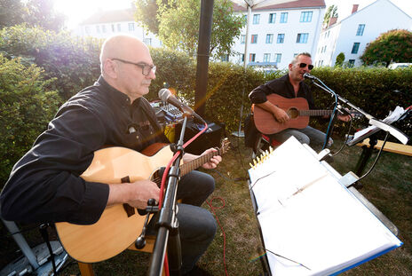 Italienische Live-Musik des Duo „I Padrini“.