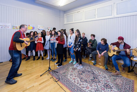 Gemeinsames Singen beim Jahresausklang