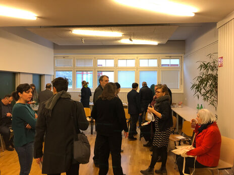 Delegation zu Gast im BewohnerInnen-Zentrum Bassena 12