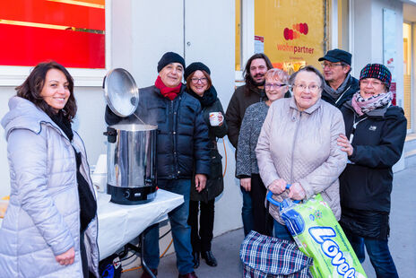 Zahlreiche BesucherInnen beim Adventzauber