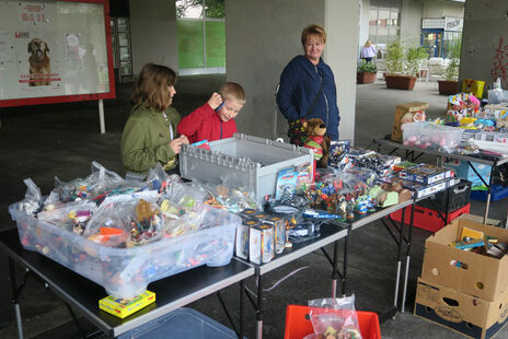 Auch Kinder hatten Flohmarktstände.