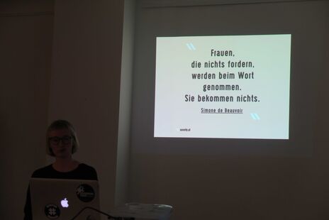 Präsentation mit alten Schwarz-Weiß-Bildern