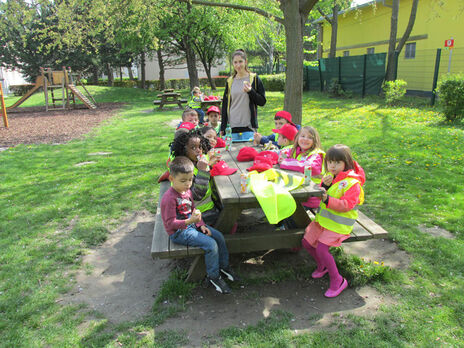 Nach der Arbeit benötigen die Kinder eine Stärkung.