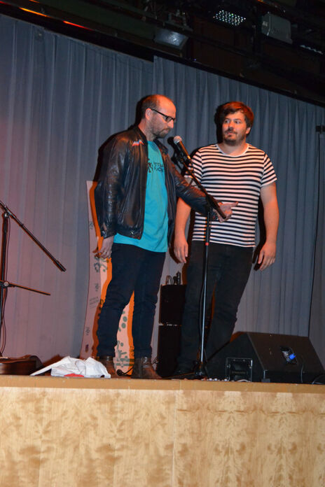 wohnpartner-Teamleiter Arno Rabl kündigt Konzert von "Nino aus Wien" an