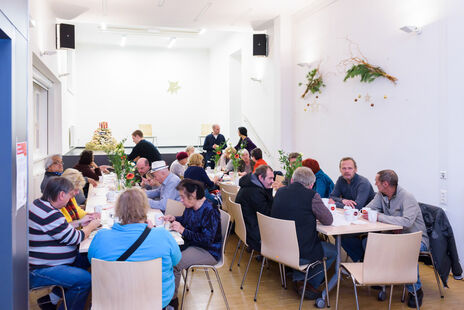 Zahlreiche BesucherInnen beim Adventzauber