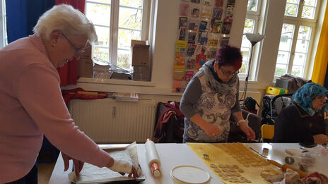 Backen beim Floridsdorfer Frauencafé