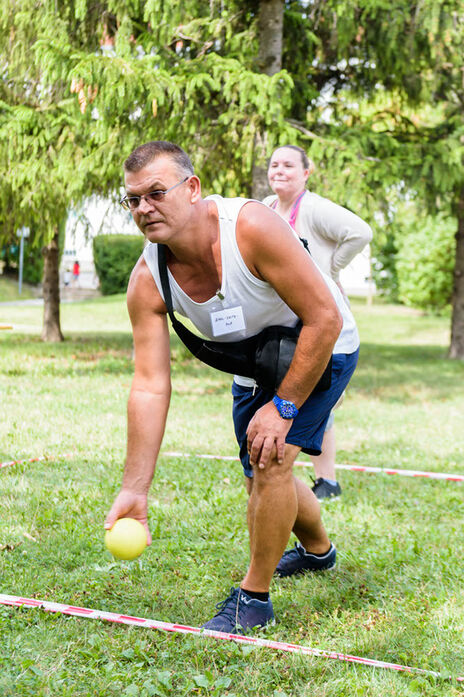 Ein Boccia-Spieler.