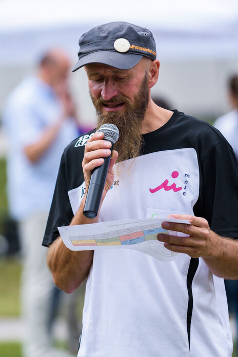 Schiedsrichter beim Boccia-Turnier