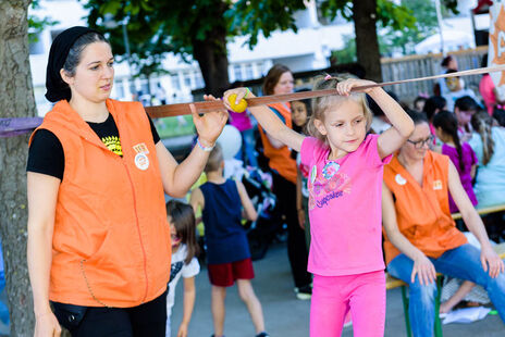 Kinder nutzen das Kinderprogramm.