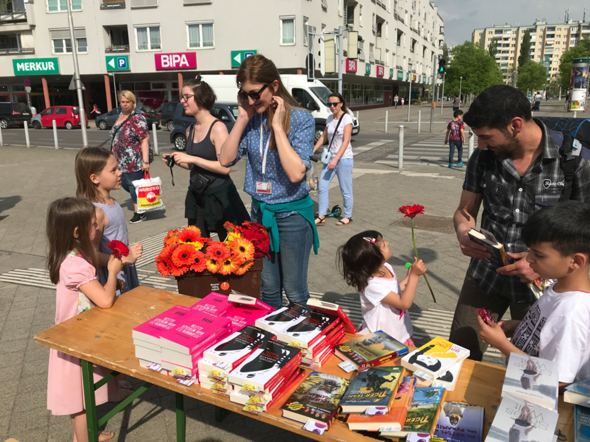 Zahlreiche Buch-Interessierte beim "Tag des Buches"