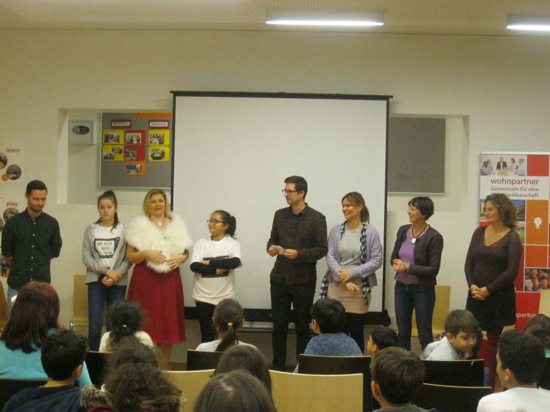 BewohnerInnen bei der Filmpräsentation