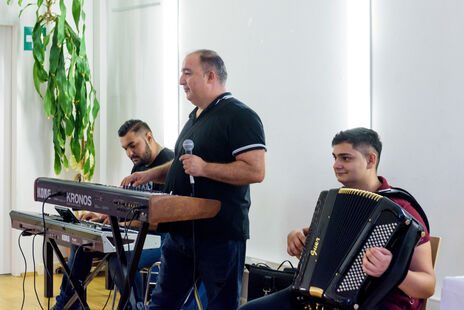 Band bei Ausstellung