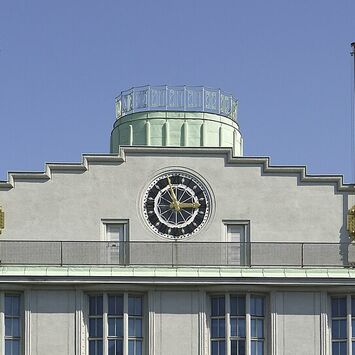 Die Fassade des Vorwärts-Hauses in Wien-Margareten