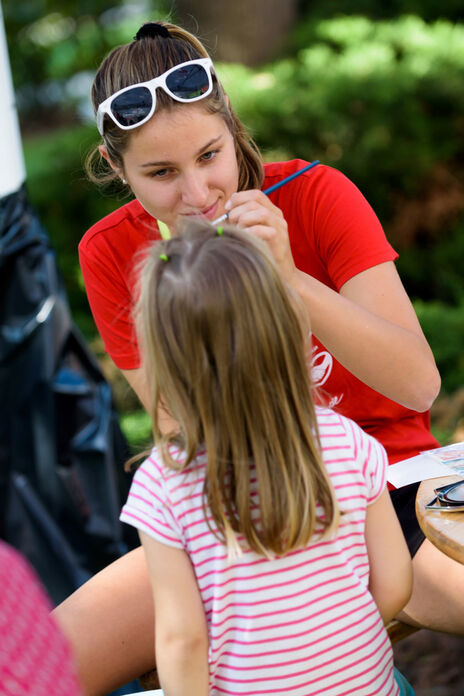 Kinderschminken beim Grätzelfest