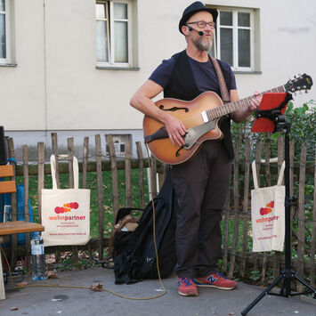 Musikalische Begleitung beim Nachbarschaftsfest