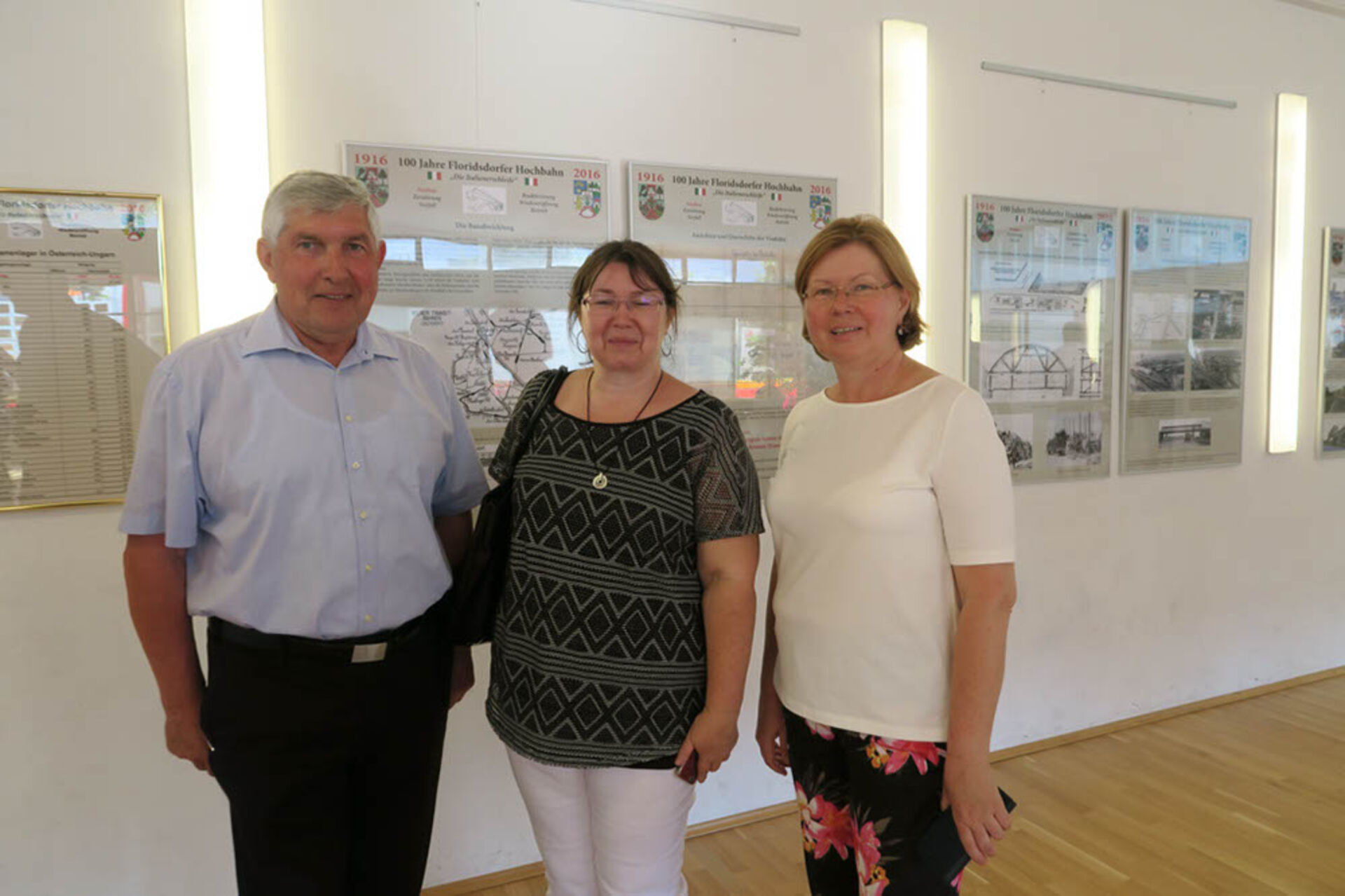 Zur Eröffnung kam auch Bezirksvorsteher Stellvertreterin Ilse Fitzbauer ins BewohnerInnen-Zentrum. 