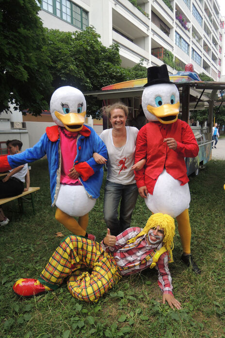 Lebende Comicfiguren beim Kulturtag Am Schöpfwerk