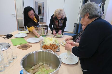 Gemeinsames Kochen bei der wohnpartner-Initiative