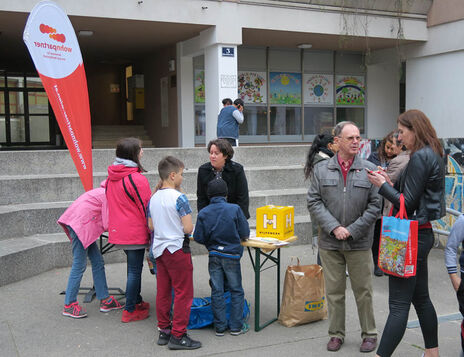 Die Veranstaltung wurde von zahlreichen BewohnerInnen besucht, die die Gelegenheit nutzten sich gegenseitig zu dem Thema auszutauschen und Termine für gemeinsame Aufräumaktionen in der Wohnhausanlage zu vereinbaren.