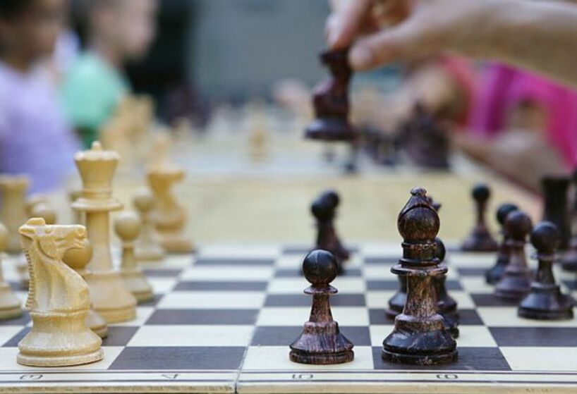 Nachbarschaftliche Schachpartie