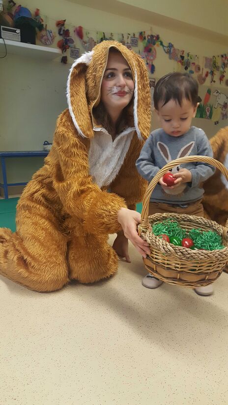 Osterhase zu Besuch beim Frühlingsfest