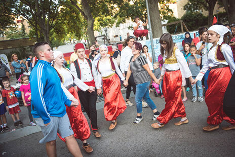 Die Gruppe IKI zeigte folkloristischen Tanz vom Balkan.