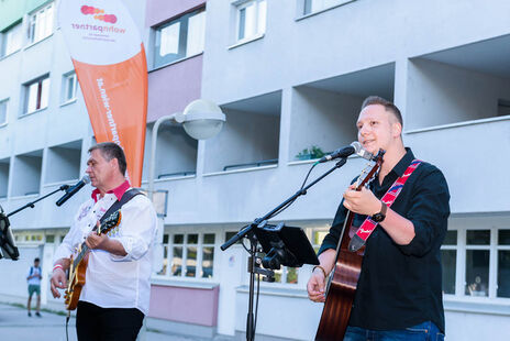 Der Auftritt einer Band startet.