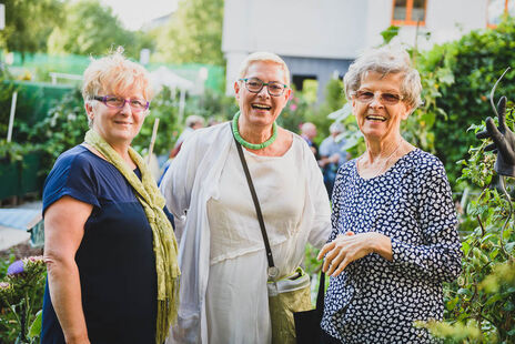 Gut gelaunte Besucherinnen.