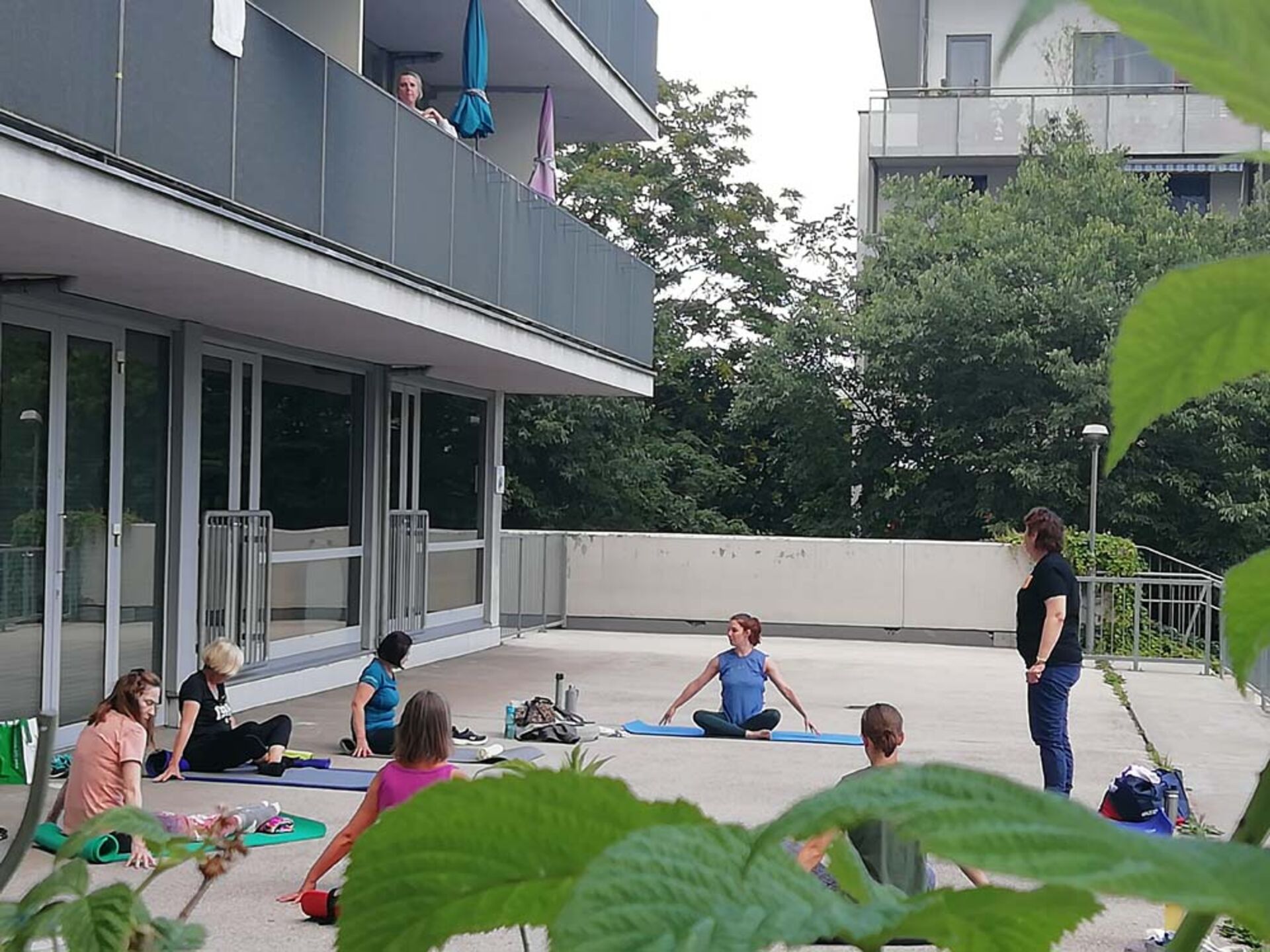 Yogagruppe in der Liesinger Steinergasse