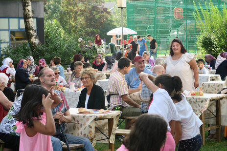 Zahlreiche BesucherInnen beim Fest