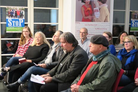 Zahlreiche BesucherInnen lauschten den Lesungen