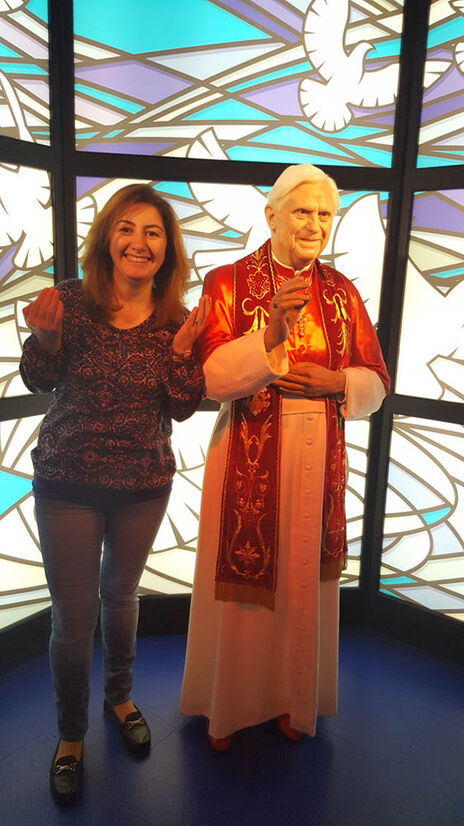 Die Frauen trafen im Wiener Prater bei Madame Tussauds auf Wachsfiguren-Superstars.