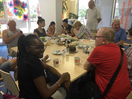 BewohnerInnen beim Dienstagstreff