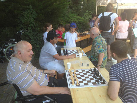 Tolles Wetter beim großen Schach-Showdown.