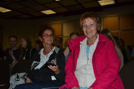 BesucherInnen des Sommerfestes