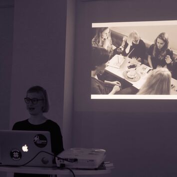 Präsentation mit alten Schwarz-Weiß-Bildern