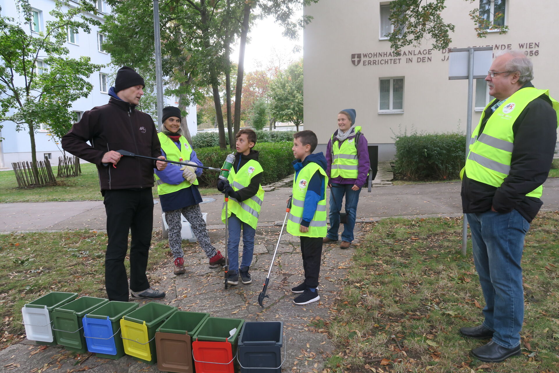 Die vom wohnpartner-Team 5_6_7_12 ins Leben gerufene AG Müll, setzt sich mit zahlreichen engagierten BewohnerInnen für eine müll- und spermüllfreie Nachbarschaft ein. 