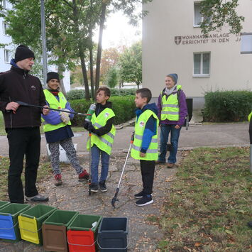 Die vom wohnpartner-Team 5_6_7_12 ins Leben gerufene AG Müll, setzt sich mit zahlreichen engagierten BewohnerInnen für eine müll- und spermüllfreie Nachbarschaft ein. 