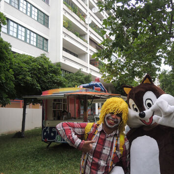 Lebende Comicfiguren beim Kulturtag Am Schöpfwerk