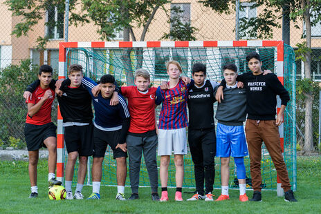 Die Teams beim Gemeindebaucup 2017.