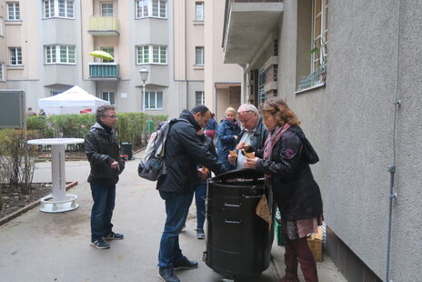 Selbstgemachte Maronis locken viele BesucherInnen