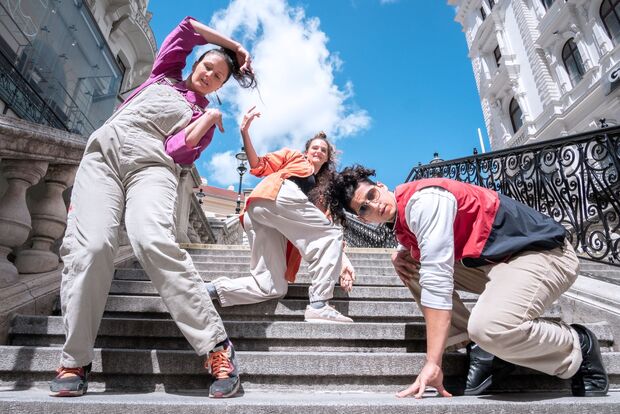 Profitänzerin Katrin Blantar (Mitte) und KollegInnen beim Street Dance