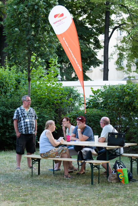 Treffpunkt für BewohnerInnen: der Innenhof des Karl-Seitz-Hof