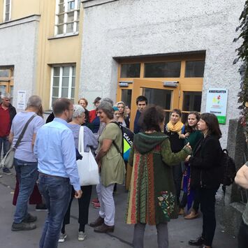 Zahlreiche BesucherInnen bei der Führung