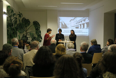 Zahlreiche BesucherInnen bei der Präsentation der Forschungsergebnisse 