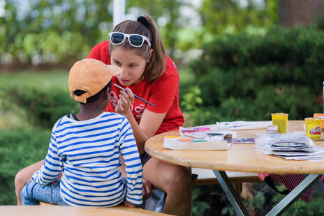 Kinderschminken beim Fest